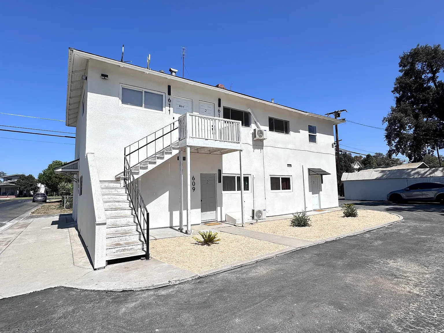 1 bed, 700 sqft, $1,300 — Photo 1