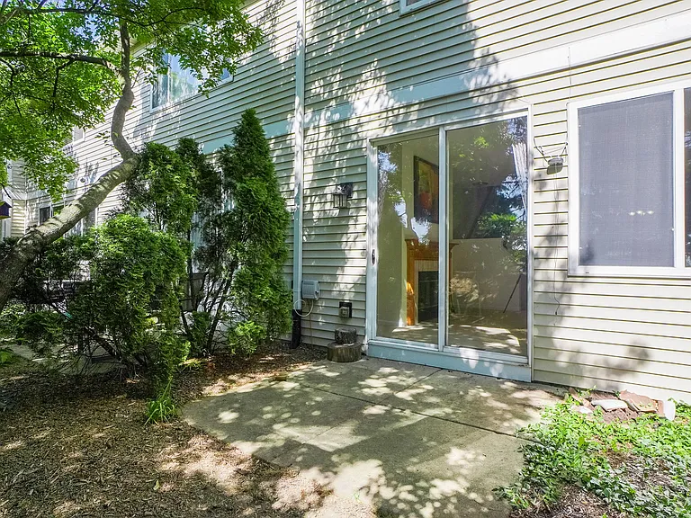 3013 Kentshire Cir — Photo 19