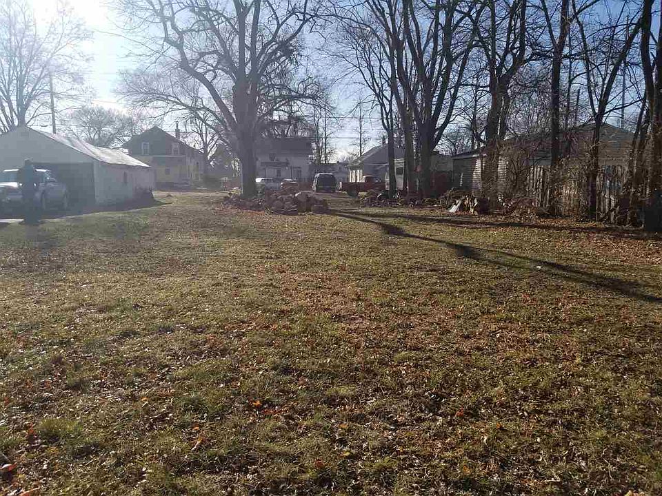 2nd image of 937 Dawson St