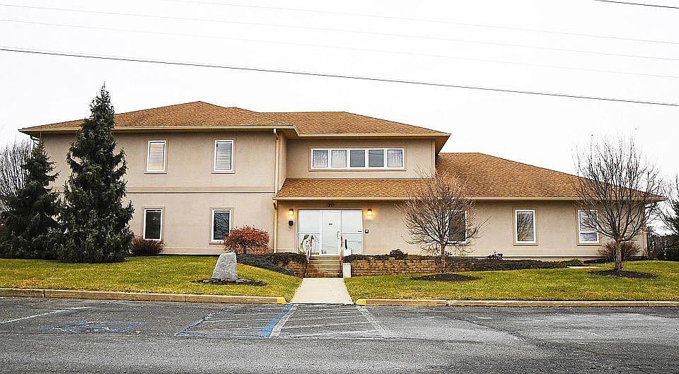 1st image of 1000 Coventry Dr