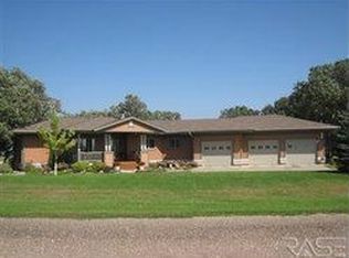 2901 N Oak Rd, Brandon, SD 57005
