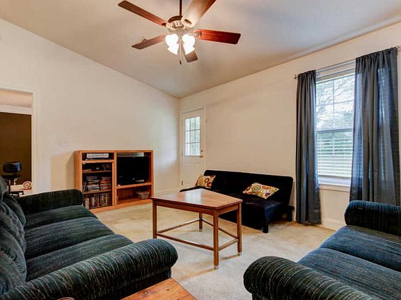 4th image of 743 Graham Way