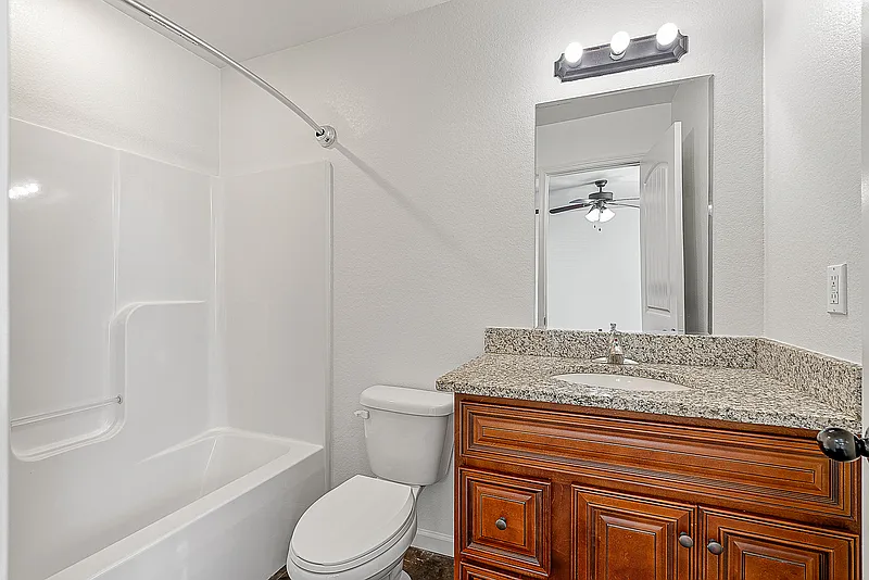 3 bed, 2.0 bath, 1250 sqft, $1,270 — Photo 4