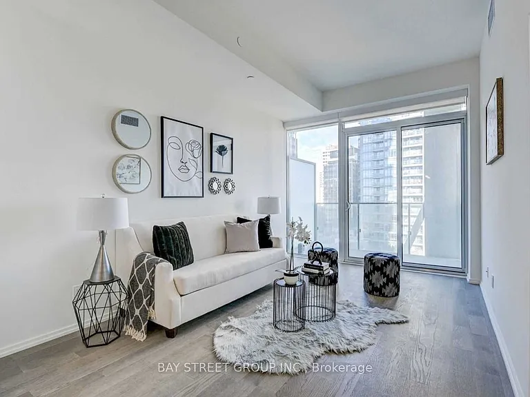 5 Soudan Ave #1908 — Photo 2