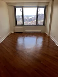 Rented by Metropolis Real Estate of Manhattan