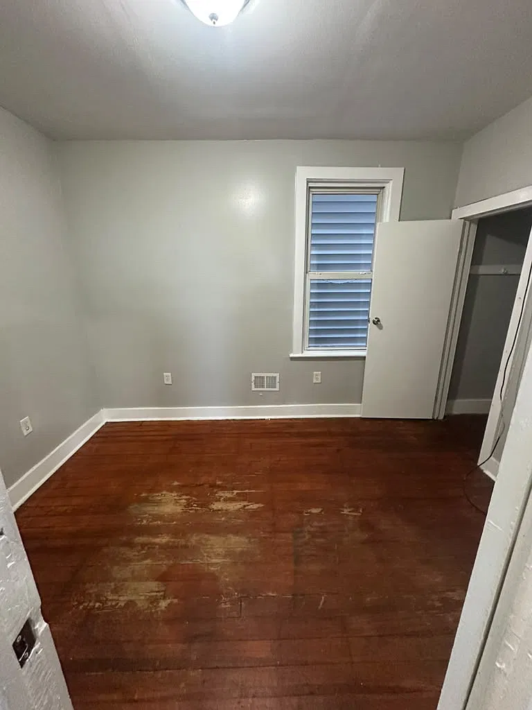 3 bed, $2,100 — Photo 2