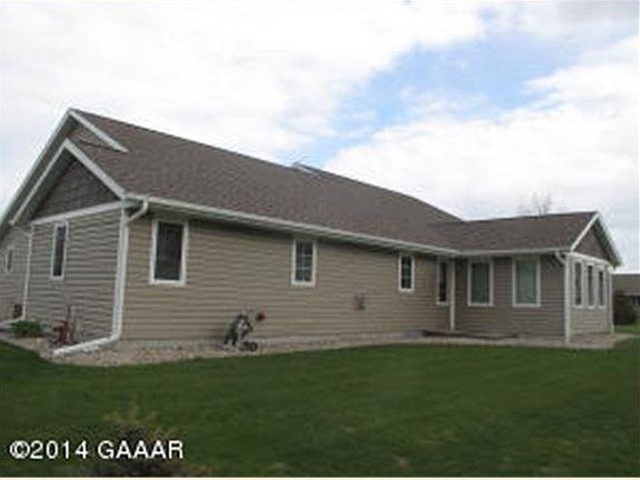 3rd image of 1109 Loch Mist Lane NW