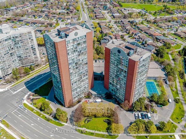 4205 Shipp Dr #202, Mississauga, ON L4Z 2Y9