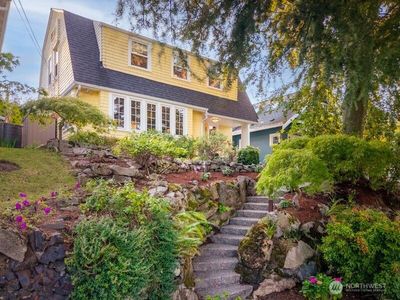 2569 4th Avenue W, Seattle, WA, 98119