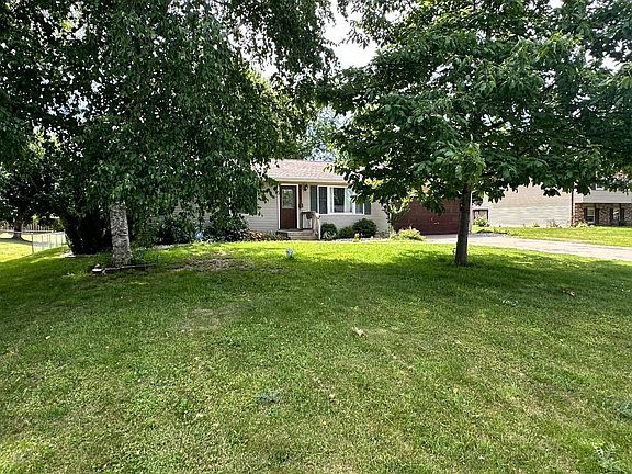 3rd image of 66099 Grasslands Ln