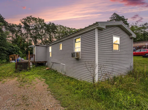 1586 Pinedale Dr, Hastings, MI 49058
