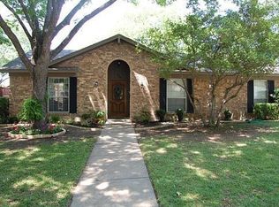 920 Vinecrest Ln, Richardson, TX 75080