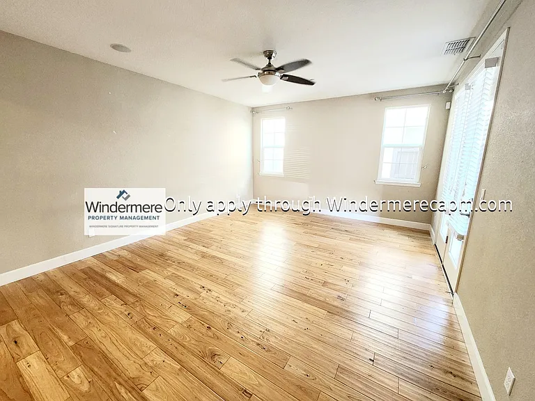 1563 Parkside Way — Photo 4