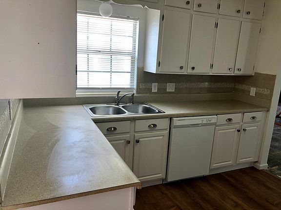 4th image of 1315 Lamanto Ave E