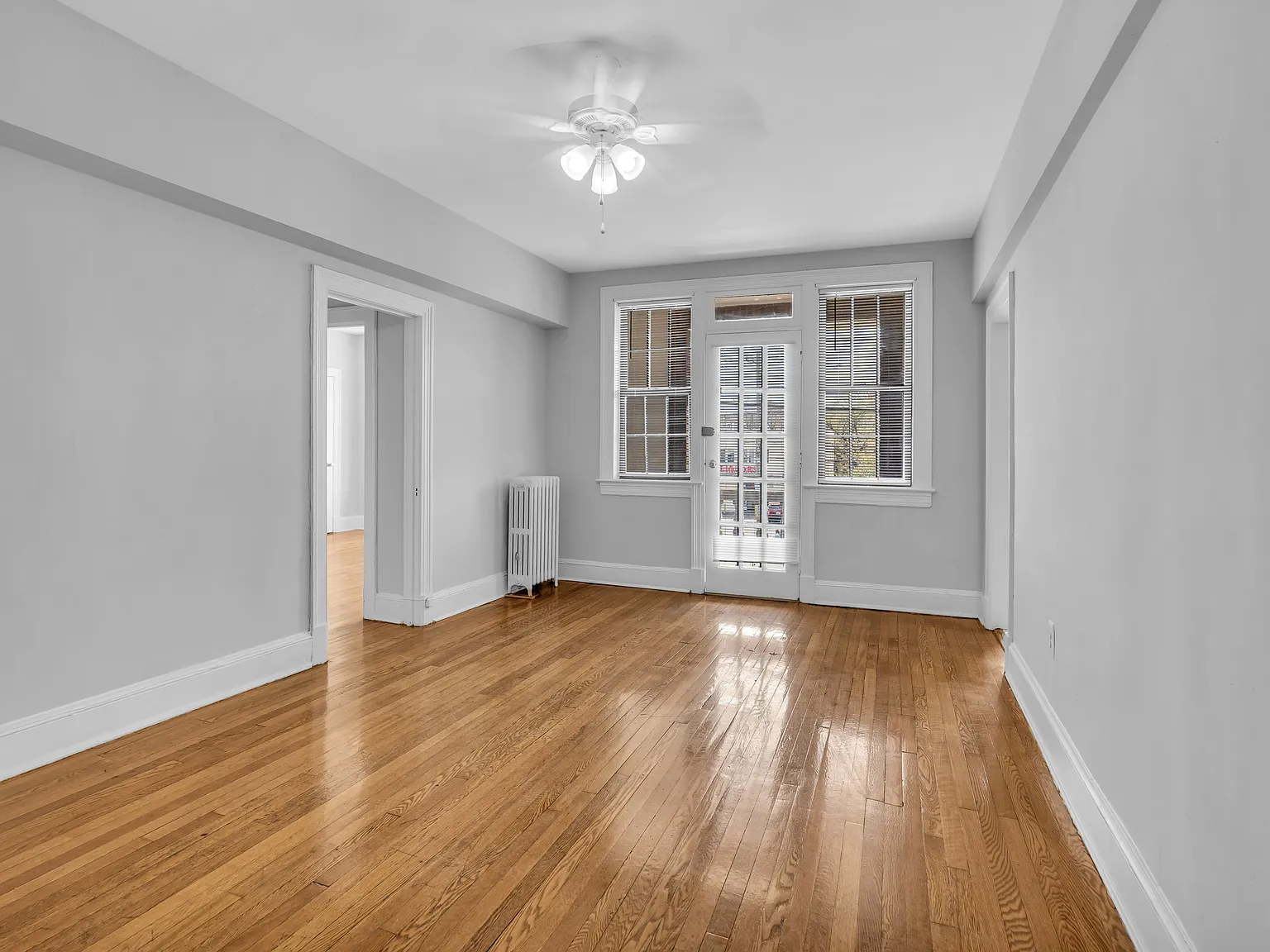 The Edwards — Photo 2