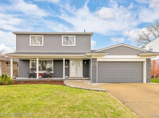 23261 Robert John St, Saint Clair Shores, MI 48080