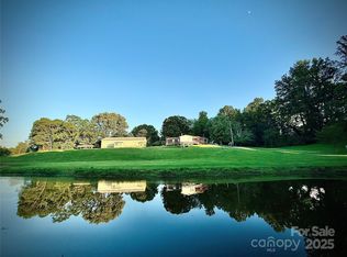 520 Loop Rd, Hendersonville, NC 28792