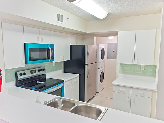 3rd image of 2600 S University Dr APT 211