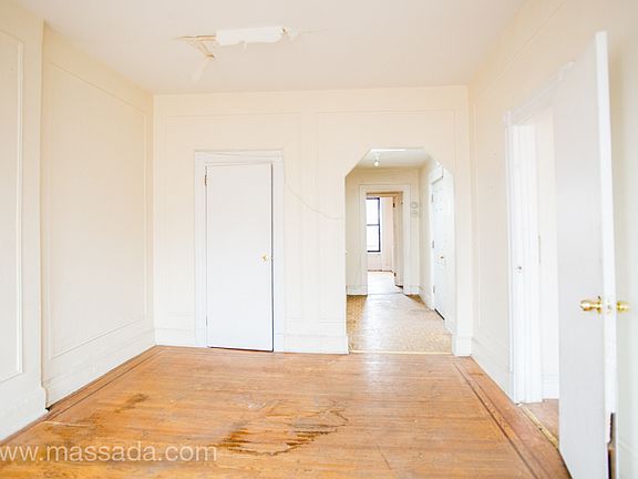 5th image of 1397X Dean St