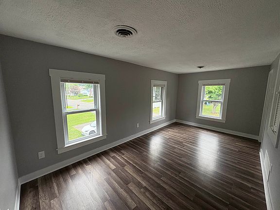 3rd image of 73 Burr St #2