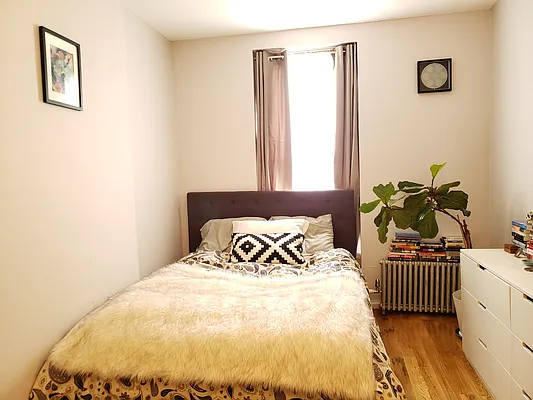 Rented by Signature Property Realty | media 18