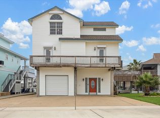 151 Tamana Dr, Tiki Island, TX 77554