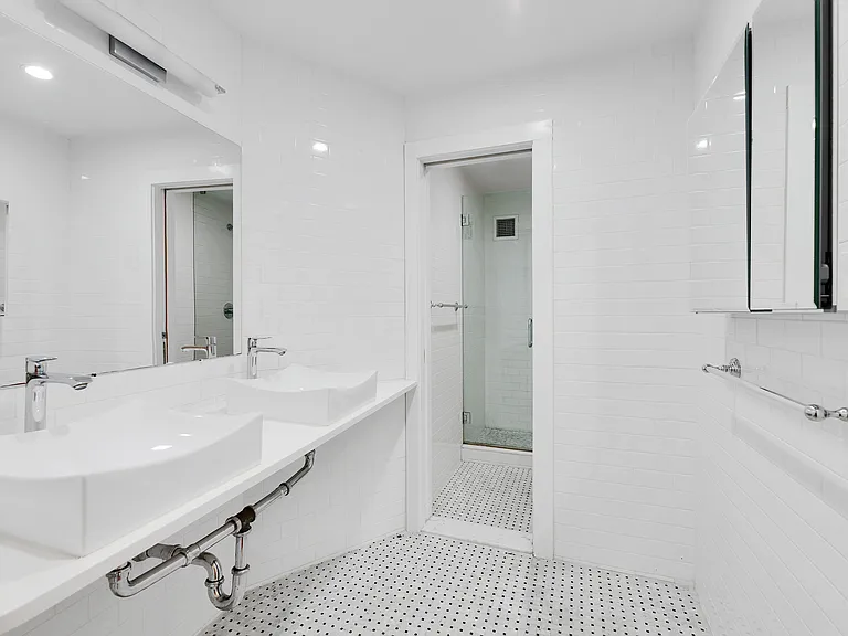 220 E 95th St #2A — Photo 9
