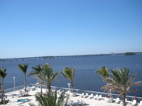 3rd image of 3040 Oasis Grand Blvd 707