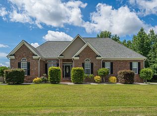 8121 White Star Dr, Fuquay Varina, NC 27526
