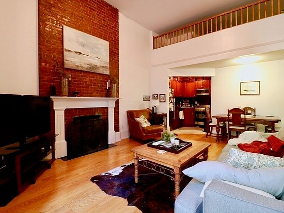 2nd image of 15 W 73rd St APT 1R
