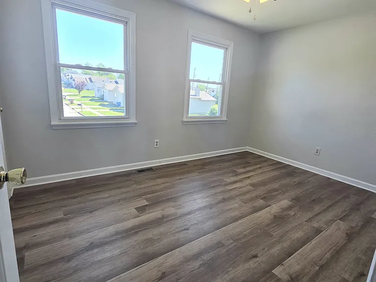 204 Strawberry Ln — Photo 12
