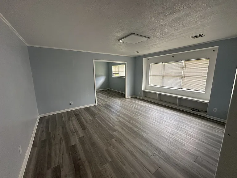 2833 Bellview Ave — Photo 6