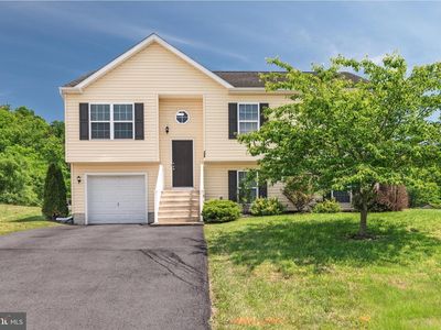153 Eisenhower Cir, Inwood, WV, 25428