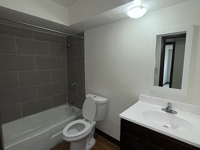 2148 E 175th St #4 — Photo 5