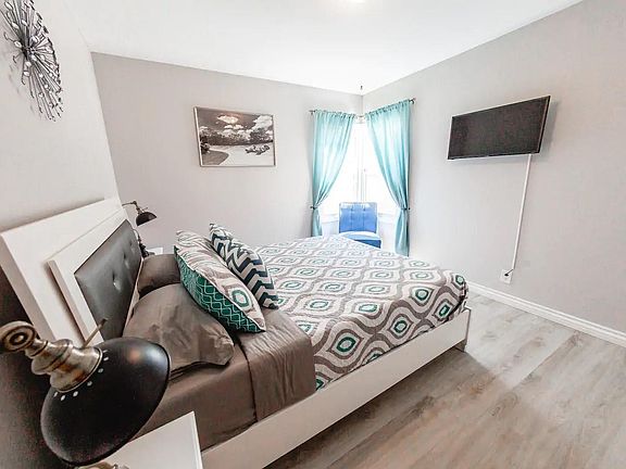 5th image of 5509 Cartwright Ave #1