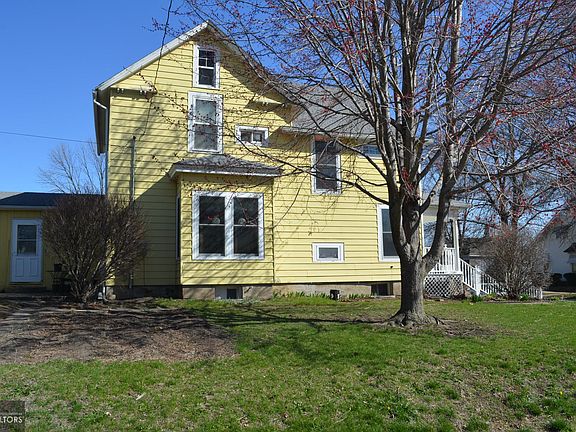 4th image of 701 N C St E
