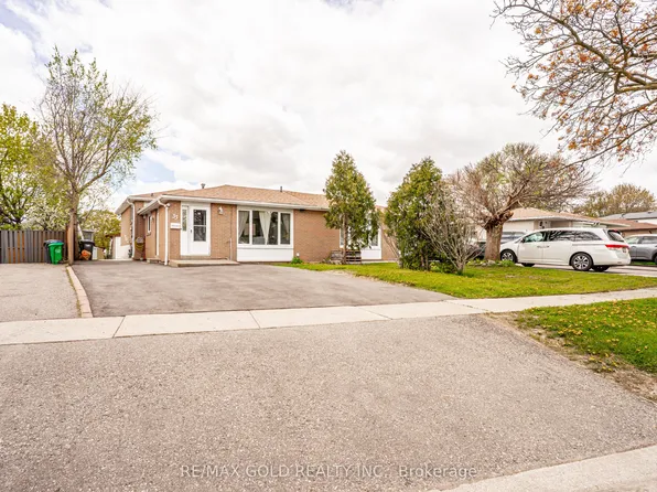33 Garside Cres, Brampton, ON L6S 1H5