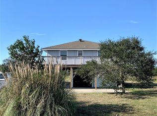 870 Bayou Ave, Smith Point, TX 77514