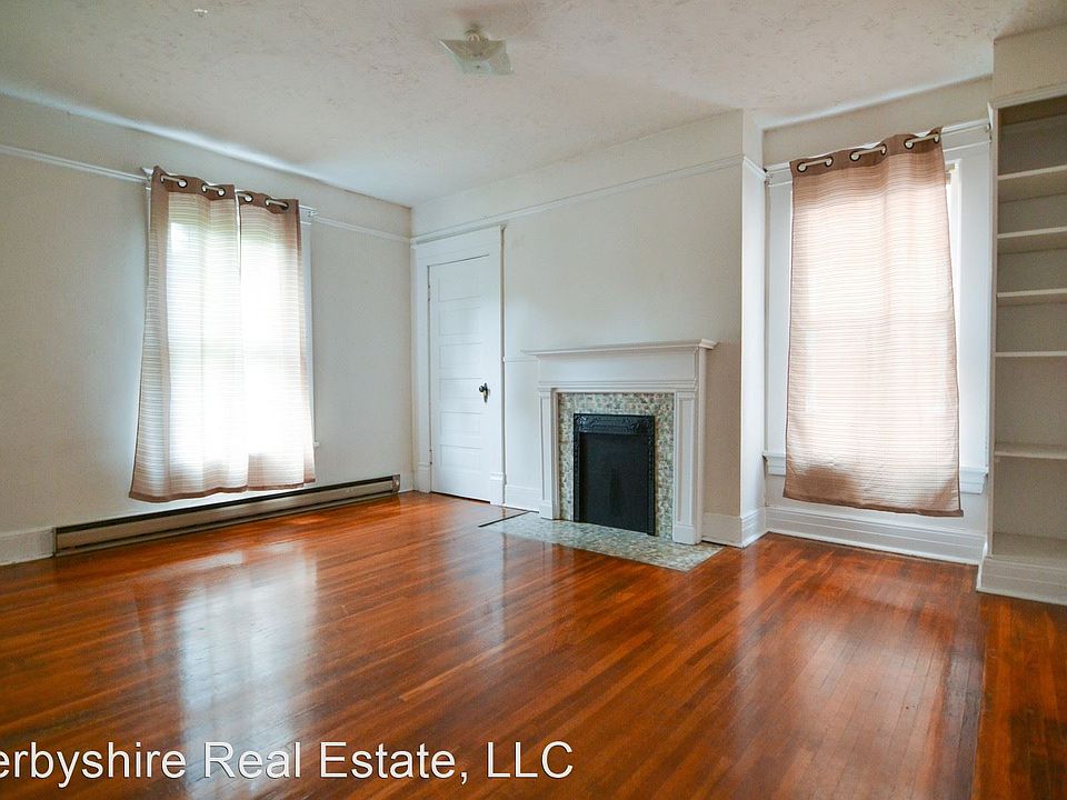 1st image of 218 Warwick Ln #B