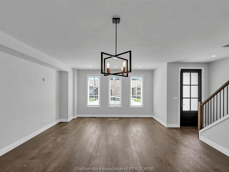 864 Park Ave W — Photo 7