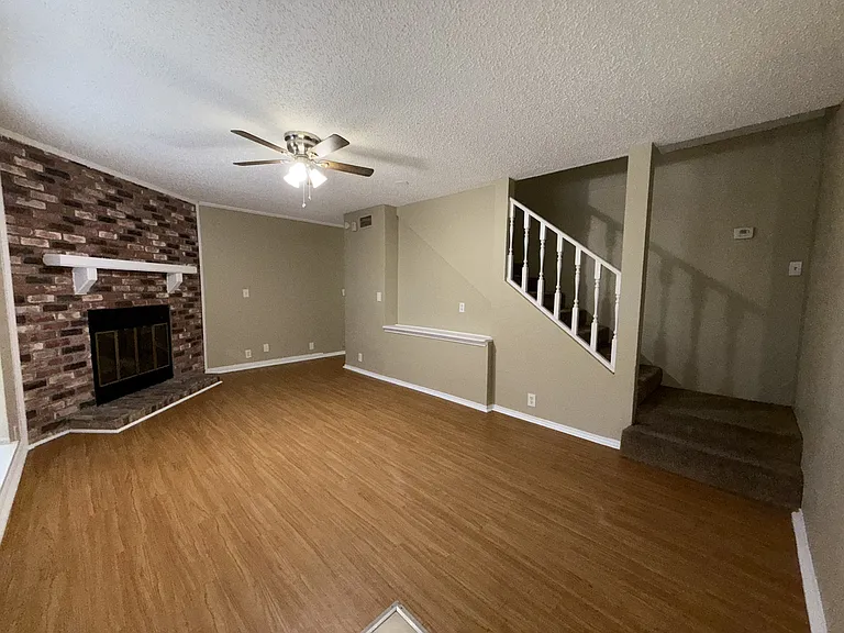 117 Montego Dr — Photo 2