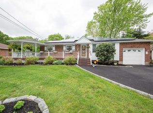 17 Julia Ln, East Northport, NY 11731