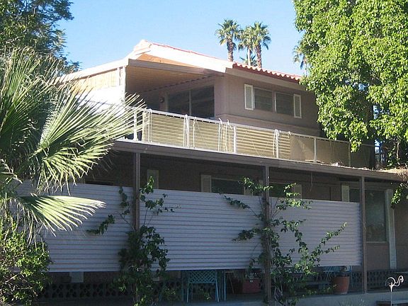 Two-Story Retro Mobile