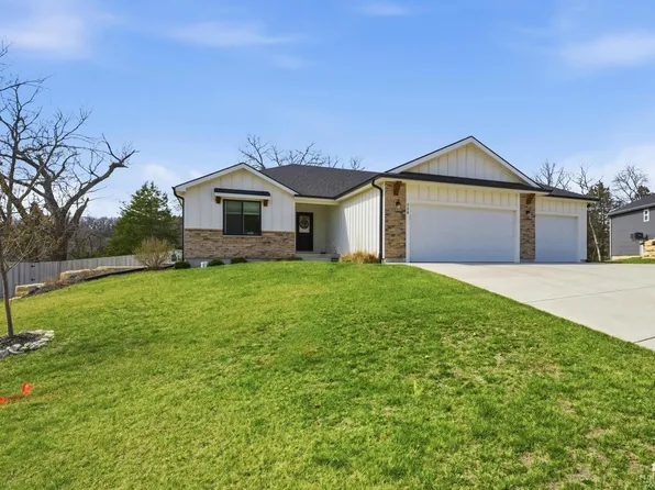 726 Fossilridge Cir, Manhattan, KS 66503