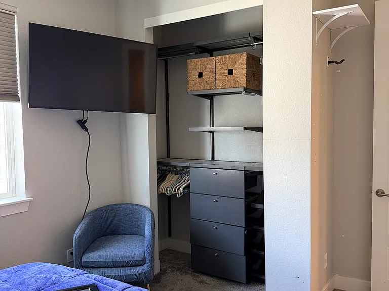 King Bedroom - Closet & TV