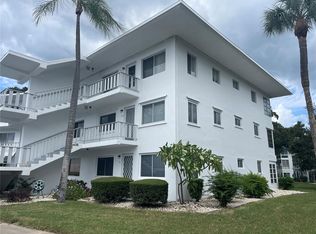 11201 80th Ave APT 201, Seminole, FL 33772