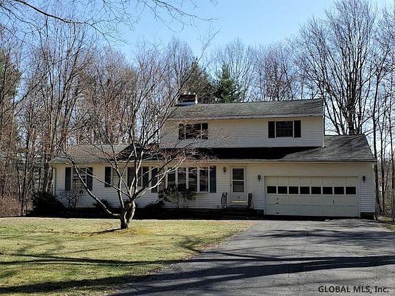 2nd image of 14 Oakhill Dr