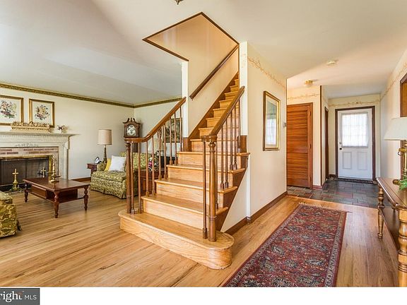 4th image of 2214 Pennington Dr