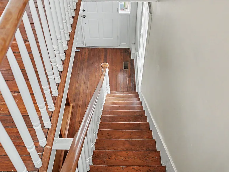 121 W Duffy St — Photo 29