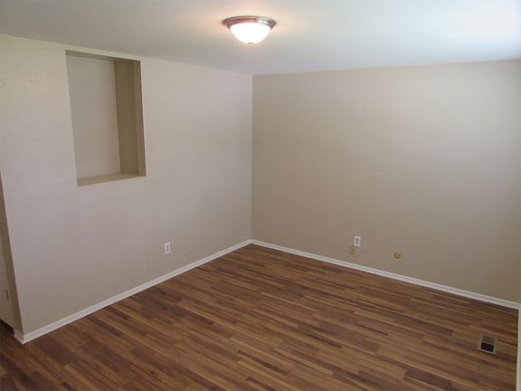 4th image of 102-106 W Arkansas Dr #102
